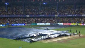 RCB vs CSK మ్యాచ్‌కు వర్షం అంతరాయం.. ఆందోళనలో ఆర్‌సీబీ ఫ్యాన్స్!