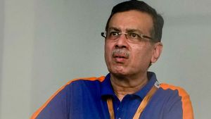 SRH vs LSG: సంజీవ్ గోయెంకా.. సీఎస్‌కే ఓనర్స్‌ను చూసి నేర్చుకో! ఫ్యాన్స్ ఫైర్!