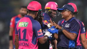 DC vs RR: అంపైర్ తప్పిదమే రాజస్థాన్ రాయల్స్ కొంపముంచింది: మాజీ క్రికెటర్లు