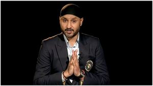 IND vs PAK: నోరు జారిన పాక్ క్రికెటర్.. బుద్ధి చెప్పిన హర్భజన్‌