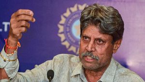 ఆ టీమిండియా పేసర్ నాకంటే గొప్ప బౌలర్: కపిల్ దేవ్