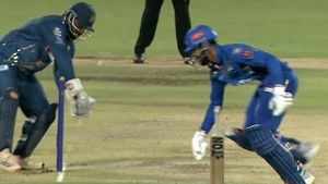 పాపం రుతురాజ్ గైక్వాడ్.. క్రికెట్ చరిత్రలోనే కనీ వినీ ఎరుగని రనౌట్! (వీడియో)