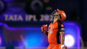 సన్‌రైజర్స్ హైదరాబాద్ బ్యాటర్ విధ్వంసం..! (వీడియో)