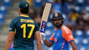 IND vs AUS: చరిత్ర సృష్టించిన రోహిత్ శర్మ.. కని విని ఎరుగని రికార్డ్!