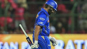 IPL 2025: రోహిత్ శర్మపై కన్నేసిన ఆ మూడు జట్లు!