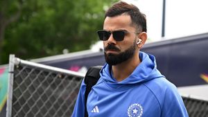 విరాట్ కోహ్లీ సెల్ఫీష్.. పాకిస్థాన్ మాజీ క్రికెటర్ సంచలన వ్యాఖ్యలు!