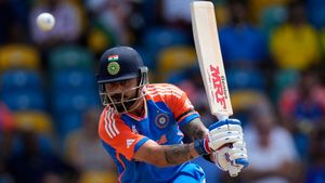 IND vs AFG: కోహ్లీ ట్రేడ్ మార్క్ సిక్సర్.. బిత్తరపోయిన నవీన్ ఉల్ హక్!(వీడియో)