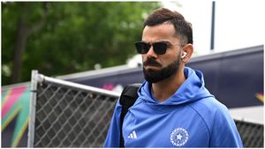 IND vs PAK: పాక్‌తో మ్యాచ్.. కోహ్లీ అది తగ్గించుకుంటే మంచిది: మాజీ క్రికెటర్