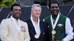 హాల్ ఆఫ్ ఫేమ్‌లో లియాండర్ పేస్, విజయ్