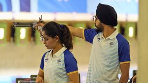 Paris Olympics: భారత్‌కు మరో పతకం.. చరిత్ర సృష్టించిన మను బాకర్ (Video)