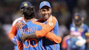 IND vs SL: శ్రీలంక విజయానికి 12 బంతుల్లో 9 పరుగులు: రింకూ-సూర్య మాస్ బౌలింగ్ (Video)