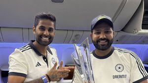 16 గంటల ఫ్లైట్ జర్నీలో టీమిండియా ఇంత రచ్చ చేసిందా! (Video)