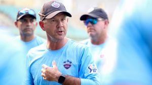 రికీ పాంటింగ్‌పై ఢిల్లీ క్యాపిటల్స్ వేటు..కొత్త కోచ్ ఎవరంటే?