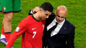 కన్నీళ్లు ఆపుకుంటూ రొనాల్డో.. యూరో కప్ నుంచి ఔట్ (Video)