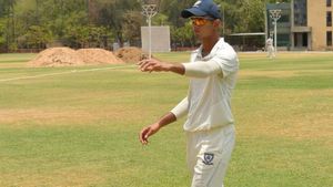 వేలంలో ద్రవిడ్‌ కొడుకుకు జాక్‌పాట్.. స్టార్ ఆటగాళ్లతో కలిసి బరిలోకి!