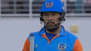 దిగ్గజాల పోరు: సెమీస్‌లో ఆసీస్‌పై భారత్ విజయం..యువరాజ్ ఊచకోత (Video)