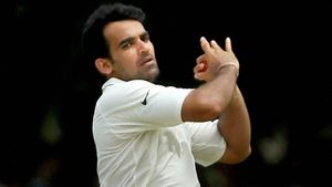 టీమిండియా బౌలింగ్ కోచ్‌‌ రేసులో దిగ్జజాలు: జహీర్ ఖాన్‌‌తో పోటీ ఎవరంటే?