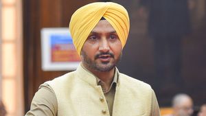 అతనికి శిక్ష పడి తీరాల్సిందే- హర్భజన్ ఫైర్