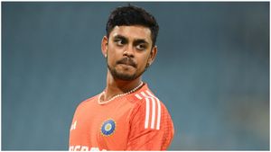 ఇదేందయ్యా ఇషాన్ కిషన్.. నీలో ఈ టాలెంట్ కూడా ఉందా! (వీడియో)