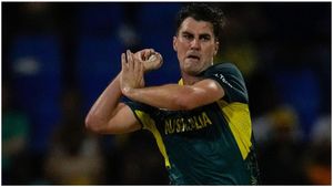 పాట్ కమ్మిన్స్ కీలక నిర్ణయం.. !!