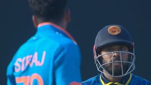 Ind vs SL: మహ్మద్ సిరాజ్ X కుశాల్ మెండీస్ డిష్యూం డిష్యూం(వీడియో)