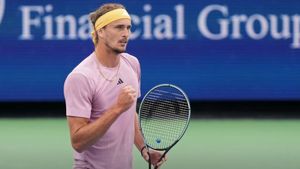 US Open: జ్వెరెవ్ శుభారంభం.. సక్కారి, థీమ్ ఔట్