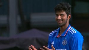 IND vs SL: వాషింగ్టన్ సుందర్‌పై రోహిత్ ఆగ్రహం.. కొడతానని బెదిరించిన హిట్ మ్యాన్!(వీడియో)