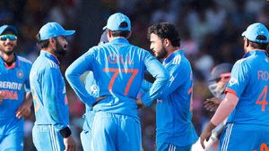 అతను లేకపోతే టీమిండియా బౌలింగ్ ఉత్తదే: పాక్ మాజీ క్రికెటర్