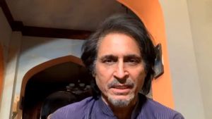 బంగ్లా చేతిలో పాక్ ఓటమికి భారతే కారణం: పాకిస్థాన్ మాజీ క్రికెటర్