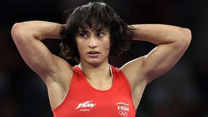 Vinesh Phogat: కొంపముంచిన సపోర్ట్ స్టాఫ్ అలసత్వం.. అలా చేస్తే సిల్వర్ మెడల్ దక్కేది!