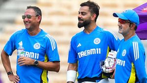 IND vs BAN: ఆకాశ్‌దీప్‌‌ను బంతితో కొట్టిన బంగ్లా బౌలర్.. విరగబడి నవ్విన కోహ్లీ-గంభీర్! (వీడియో)