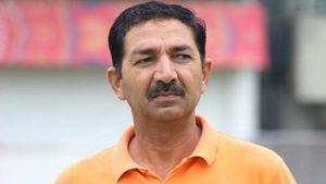 టీమిండియాలో అతను చాలా తెలివైనోడు: అంపైర్ అనిల్ చౌదరి