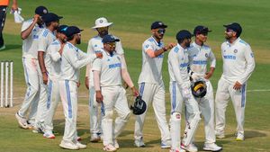 IND vs BAN: తొలి టెస్ట్‌కు రెడ్ సాయిల్ పిచ్.. బంగ్లాదేశ్‌కు దబిడి దిబిడే!