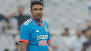 అతని వల్లే నా ప్లేస్ పోయిందనుకోవట్లేదు: అశ్విన్