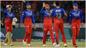 IPL 2025: ఆర్సీబీ అతన్ని తీసుకోవాలనుకుంటే దండగే- మాజీ క్రికెటర్