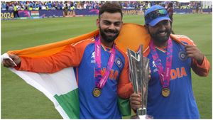 కోహ్లీ కంటే రోహిత్ ఎంతో నయం: పాకిస్థాన్ మాజీ పేసర్