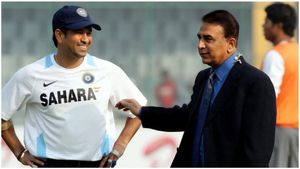 సచిన్ రికార్డును ఆంగ్లేయులు అధిగమిస్తే మంచిదా?- సునీల్ గవాస్కర్ ఫైర్