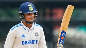 IND vs BAN: సెహ్వాగ్‌లా సిక్సర్లతో రెచ్చిపోయిన గిల్.. కోహ్లి రికార్డు సమం(Video)