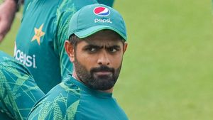 బాబర్ అజామ్‌పై వేటు.. పాకిస్థాన్ సంచలన నిర్ణయం!