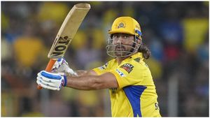 IPL 2025: సీఎస్‌కేకు బిగ్ షాక్.. ఐపీఎల్ 2025కి ధోనీ దూరం!