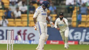 IND vs NZ: టీమిండియా 462 ఆలౌట్.. న్యూజిలాండ్ లక్ష్యం ఎంతంటే..?
