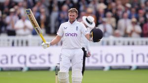 PAK vs ENG: జో రూట్ దెబ్బకు లారా-గవాస్కర్ రికార్డులు బ్రేక్.. ద్రవిడ్‌ను వదిలేలా లేడు!