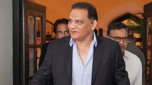 మనీలాండరింగ్ కేసులో అజహరుద్దీన్‌కు ఈడీ సమన్లు