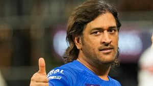 IPL 2025: మరో మూడేళ్లు ఆడుతా: ధోనీ