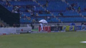 PAK vs ENG: స్టన్నింగ్ క్యాచ్! ఔటా.. నాటౌటా..?(వీడియో)