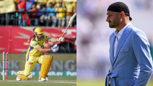 ఆర్‌సీబీ చేతిలో ఓటమి.. టీవీ పగలగొట్టిన ధోనీ: హర్భజన్ సింగ్