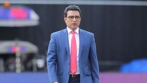 మళ్లీ నోరు జారిన సంజయ్ మంజ్రేకర్.. ఉత్తరాది ఆటగాళ్లంటూ విద్వేశపూరిత వ్యాఖ్యలు..!