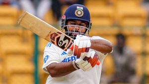 IND vs NZ: రిషభ్ పంత్ ట్రేడ్ మార్క్ సిక్సర్లు.. బిత్తరపోయిన బౌలర్లు!(వీడియో)