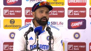 IPL 2025: రోహిత్ భాయ్ ఆర్‌సీబీలోకి వచ్చేయ్.. హిట్ మ్యాన్ ఏమన్నాడంటే..?(వీడియో)