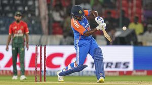 IND vs BAN: 6 బంతుల్లో 5 సిక్స్‌లు.. ఉప్పల్‌లో సంజూ ఊచకోత!(వీడియో)